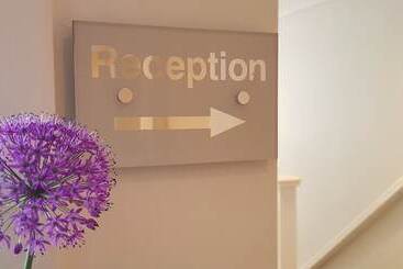 בית מלון כפרי Hurtwood