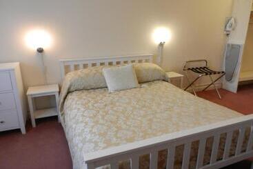 Hotel Schoolhouse Restaurant And