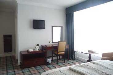 هتل The Royal George