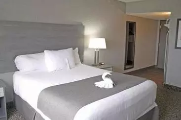 Otel Ramada By Wyndham Edmonton Yellowhead Nw