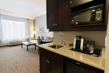 Hotel Kelowna & Conference Centre