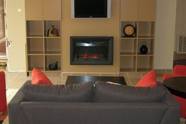 Dartmouth Oceanview Hotel