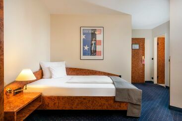 Отель Essential By Dorint Essen