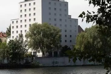 هتل Ibis Styles Berlin Treptow