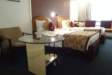 Hotel Kohinoor Continental Airport