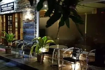 Majatalo Crystal Crown