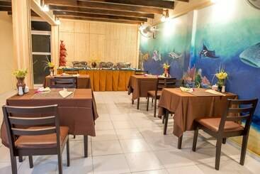 هتل South Ari Inn