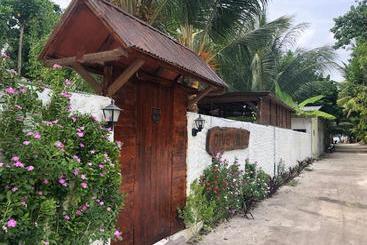 بنسيون Dive Villa Thoddoo