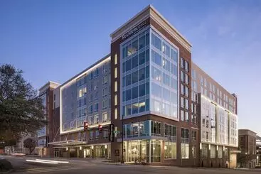 هتل Springhill Suites By Marriott Greenville Downtown