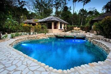 Chan Kah Resort Village Convention Center & Maya Spa