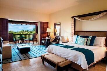 Four Seasons Resort Punta Mita