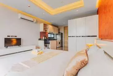Apartamenty turystyczne Condo In Nai Harn In Relife 15 132 301