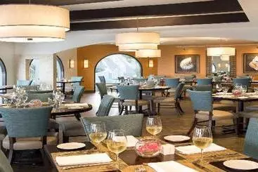 호텔 Oyster Bay Beach Resort