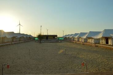 Hotel Sand Voyages Camp