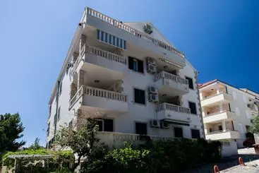 آپارتمان‌های توریست‌ها Mazuranic Apartments