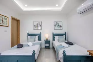 ツーリストアパートメント Villa Hailan With Private Pool