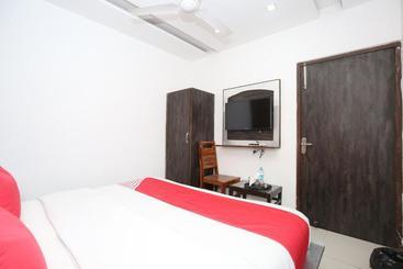 Hotel Royal Blue By Oyo Rooms