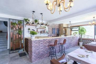 Pensione Mountain Sea Cloud Inn