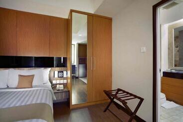 公寓式酒店  The Malibu Suites Balikpapan By Sissae Living