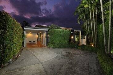 ツーリストアパートメント Villa Nias