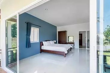 هتل Lay Back Villa