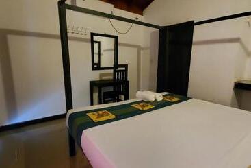 ホテル Surf And Stay Arugam Bay