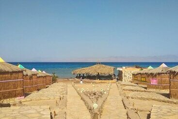 هتل Banana Beach Camp