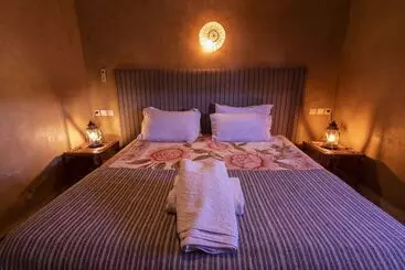 هتل Kasbah Sahara Services