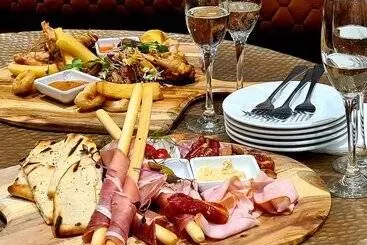 Suncourt Hotel & Conference Centre