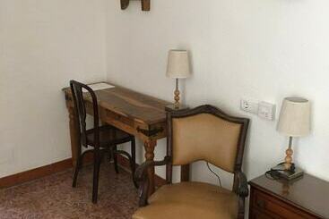 تختخواب و صبحانه Buena Idea   Adults Only