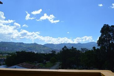 هتل Poblado Guest House