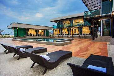 Hotel Royal Graces Pool Villas