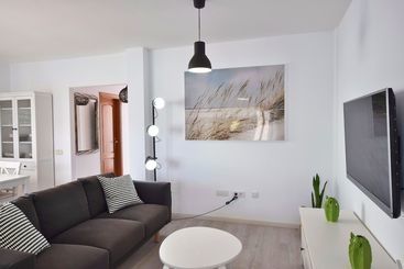 آپارتمان‌های توریست‌ها The Blue House With Mountain View