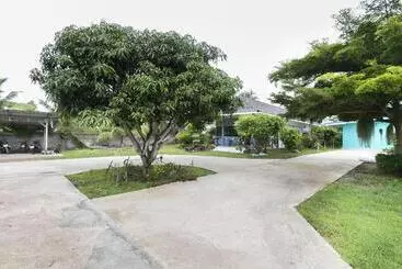 Hotelli Sansuk Resort