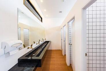 호스텔 Book A Bed Poshtel   Sha Plus