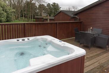 Hus på landet Birch Lodge 19 With Hot Tub