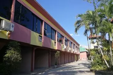 Hotelli Nattawadee Resort