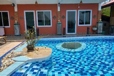 Hotelli Sairee View Resort