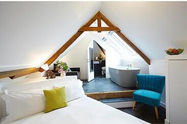 Live And Let Live Inn