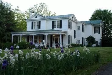 Aamiaismajoitus (B&B) Inn On Poplar Hill