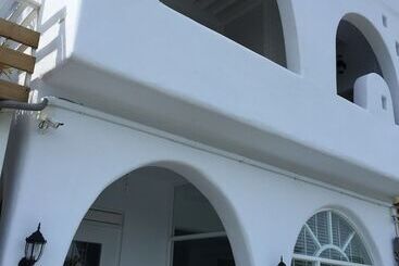 تختخواب و صبحانه Summerwings