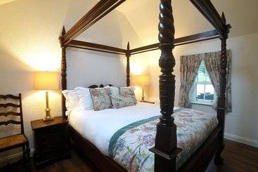 ホテル Killeavy Castle Estate