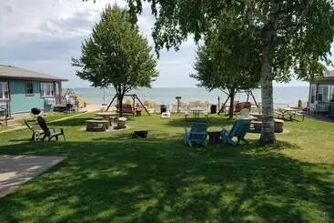 Mökkimajoitus Paradise Beach Resort