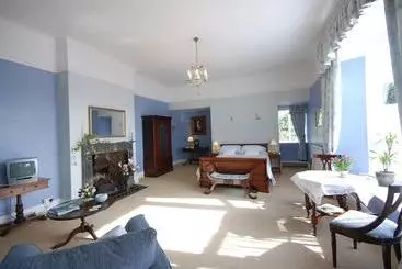 The Old House B&b