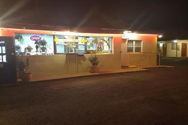 Americana Motel