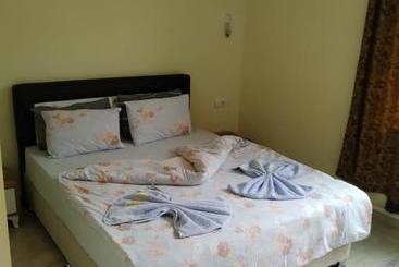 هتل آپارتمان Aziz Apart Konaklama