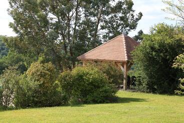 Bed and Breakfast Les Tours De Bombel