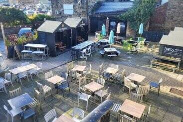 Hostal The Black Hat