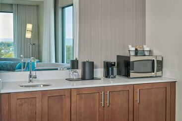 ホテル Courtyard By Marriott Petoskey At Victories Square