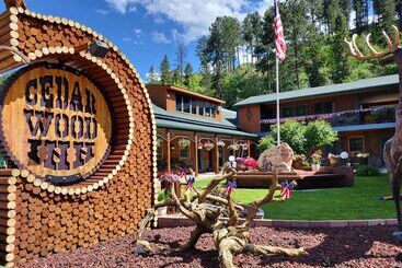 מוטל Cedar Wood Inn